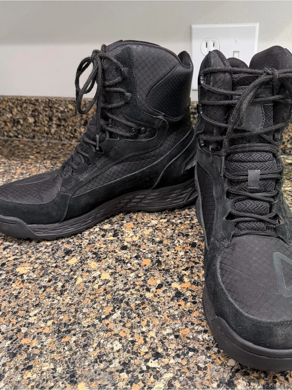 New Balance Men’s Black High-Top Athletic Boots fresh foam 1000 size 12